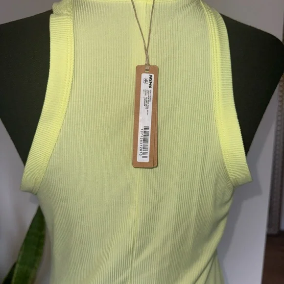 Skims Elegant Lime Green Sleeveless Dress - Picture 5 of 5
